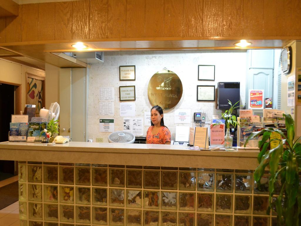 Hotel West Plaza Desekel Koror Esterno foto