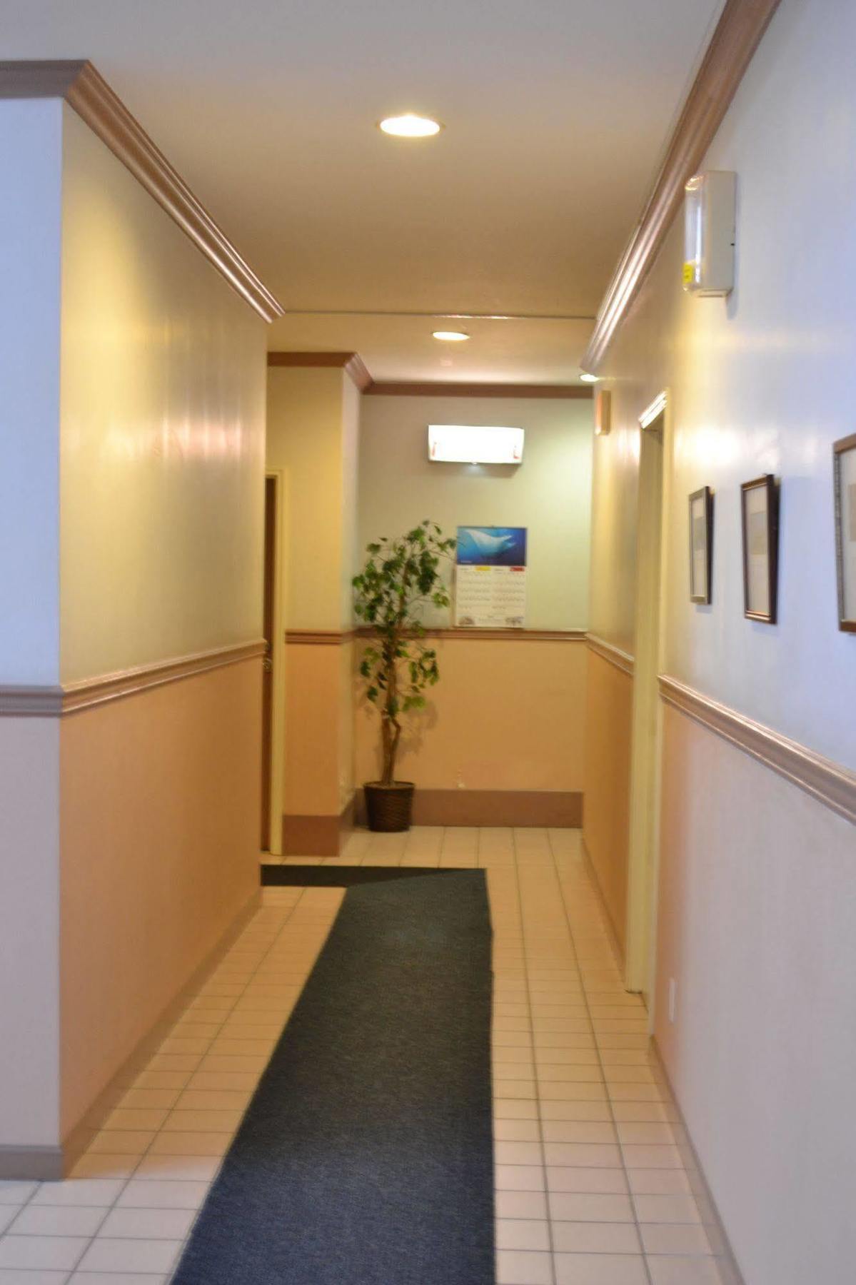 Hotel West Plaza Desekel Koror Esterno foto