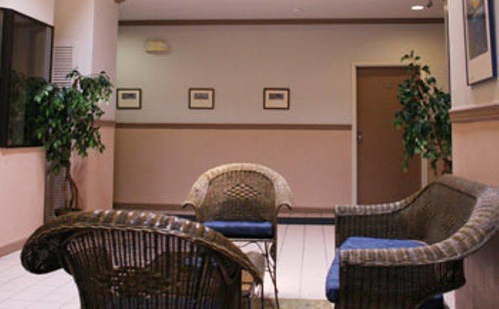 Hotel West Plaza Desekel Koror Esterno foto