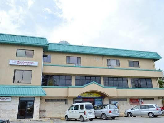 Hotel West Plaza Desekel Koror Esterno foto